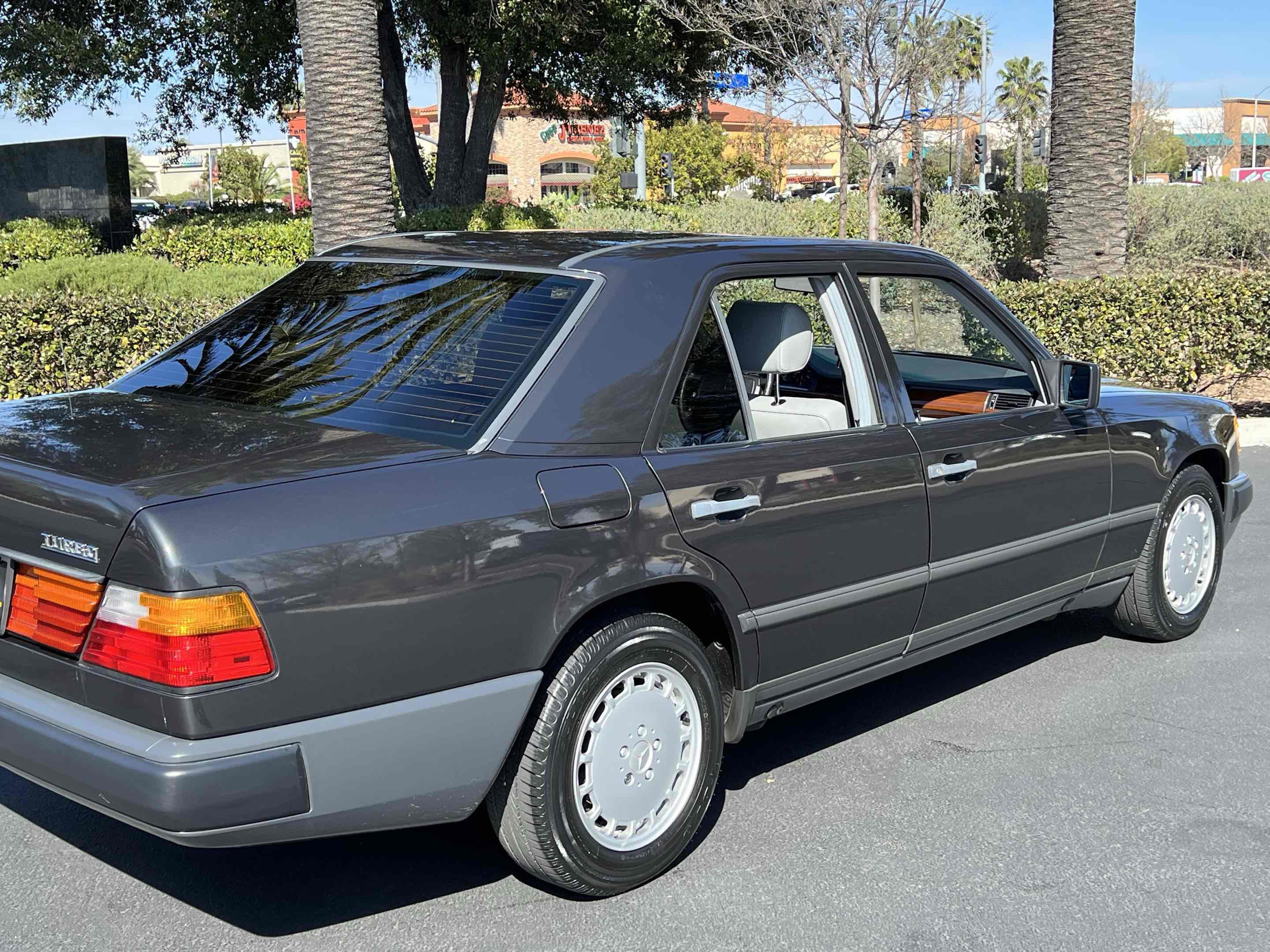 Used 1987 Mercedes-Benz 300 D Turbo image 61