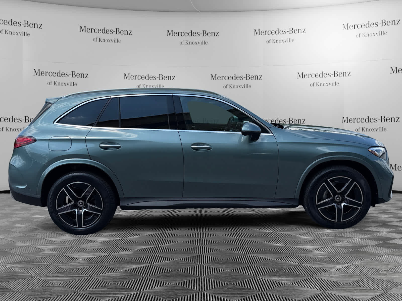 Used 2026 Mercedes-Benz GLC 300 4MATIC image 2