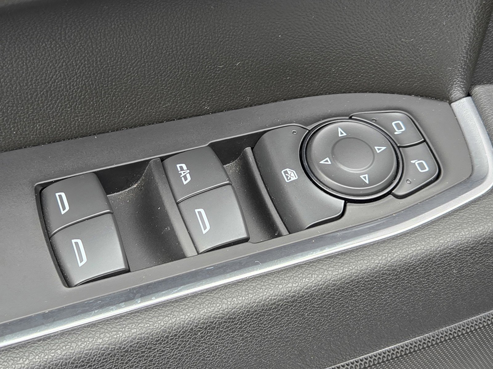 Used 2025 GMC Sierra 1500 Elevation image 17