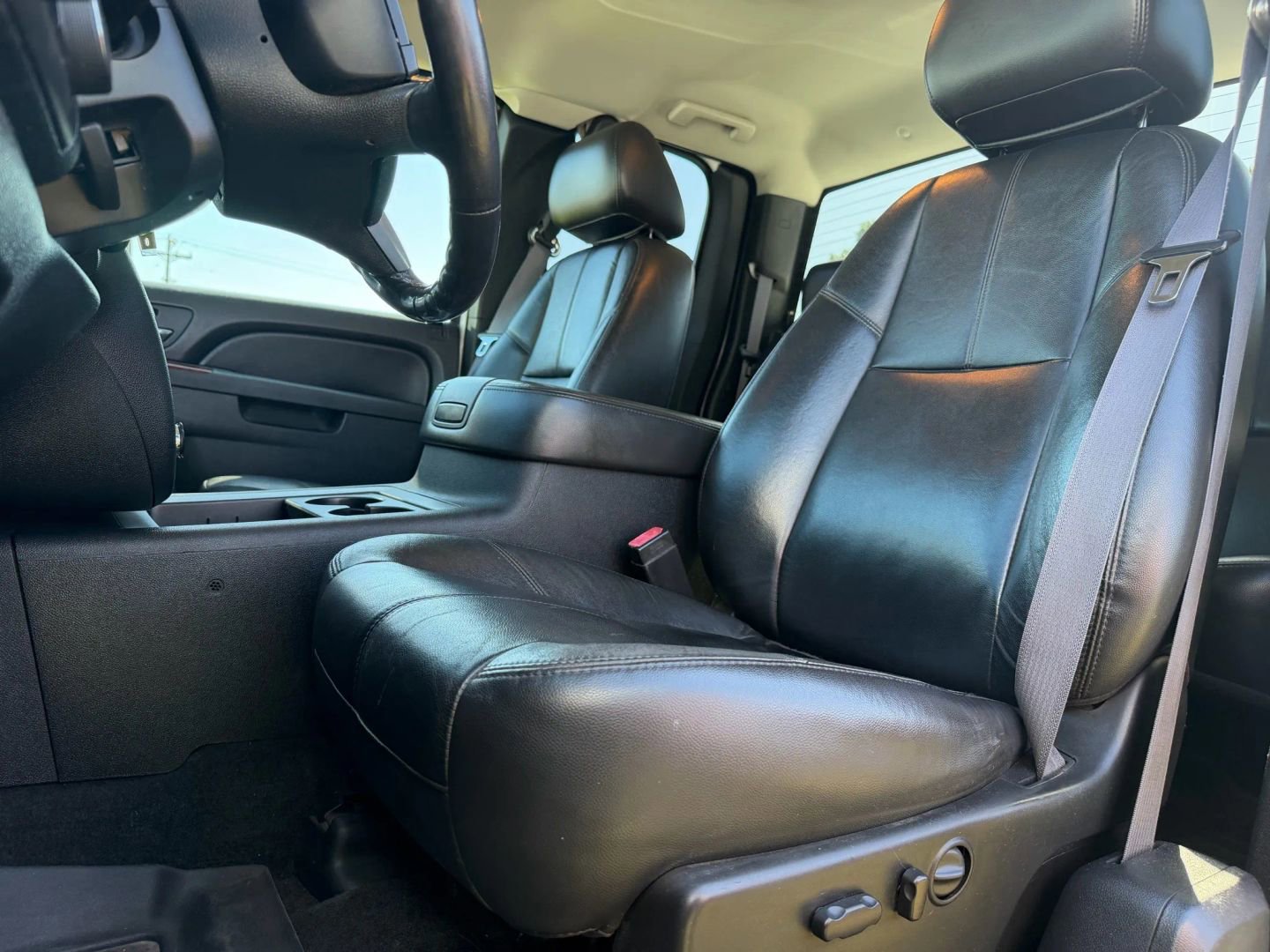Used 2011 GMC Sierra 2500 SLT w/ SLT Convenience Package AWD/4WD image 9