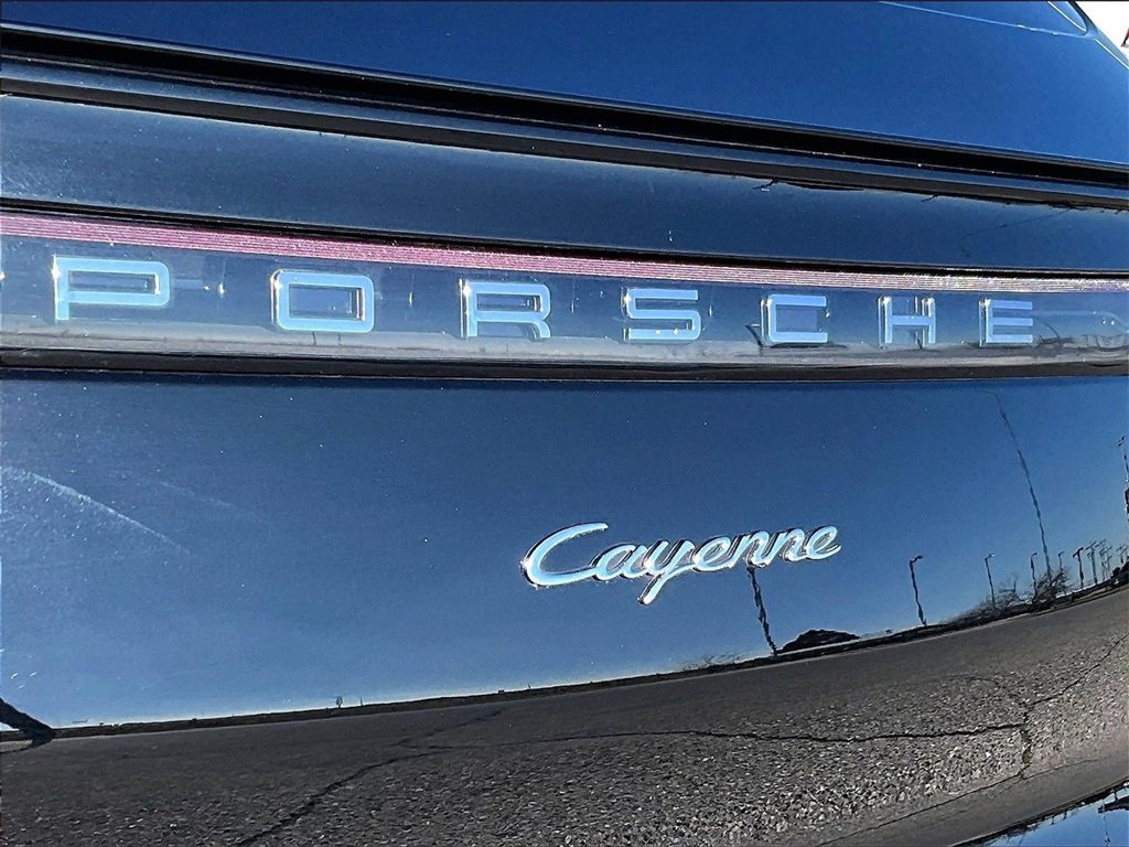 Used 2022 Porsche Cayenne image 22