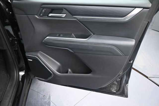 Used 2025 GMC Acadia Elevation FWD image 13