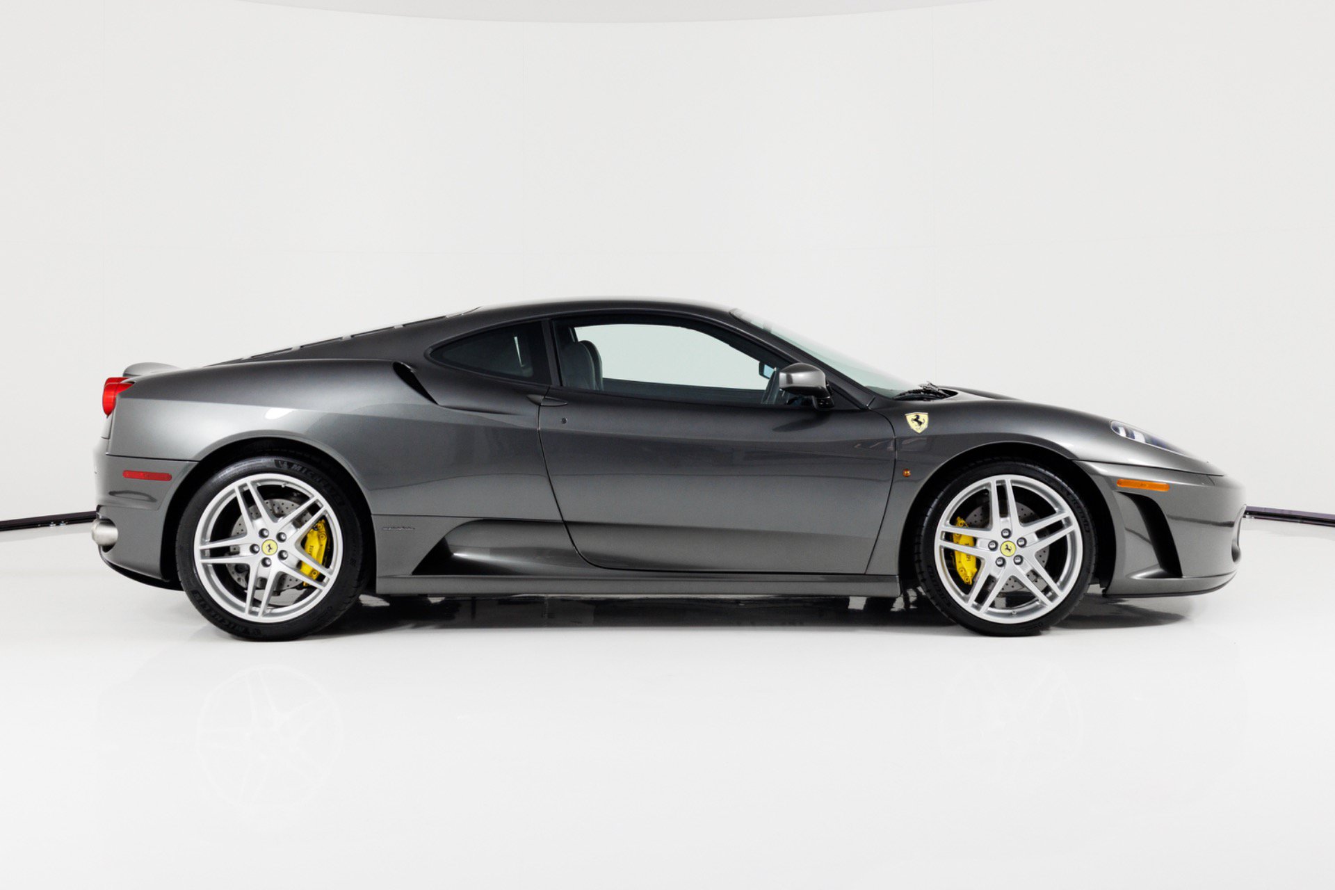 Used 2007 Ferrari F430 Coupe RWD image 2