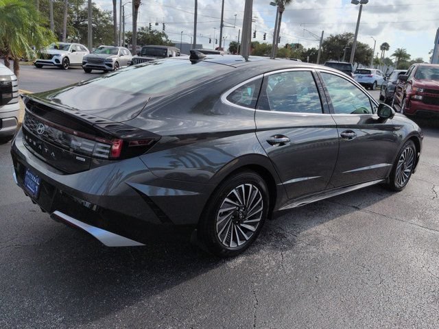 Certified 2026 Hyundai Sonata Limited FWD image 4