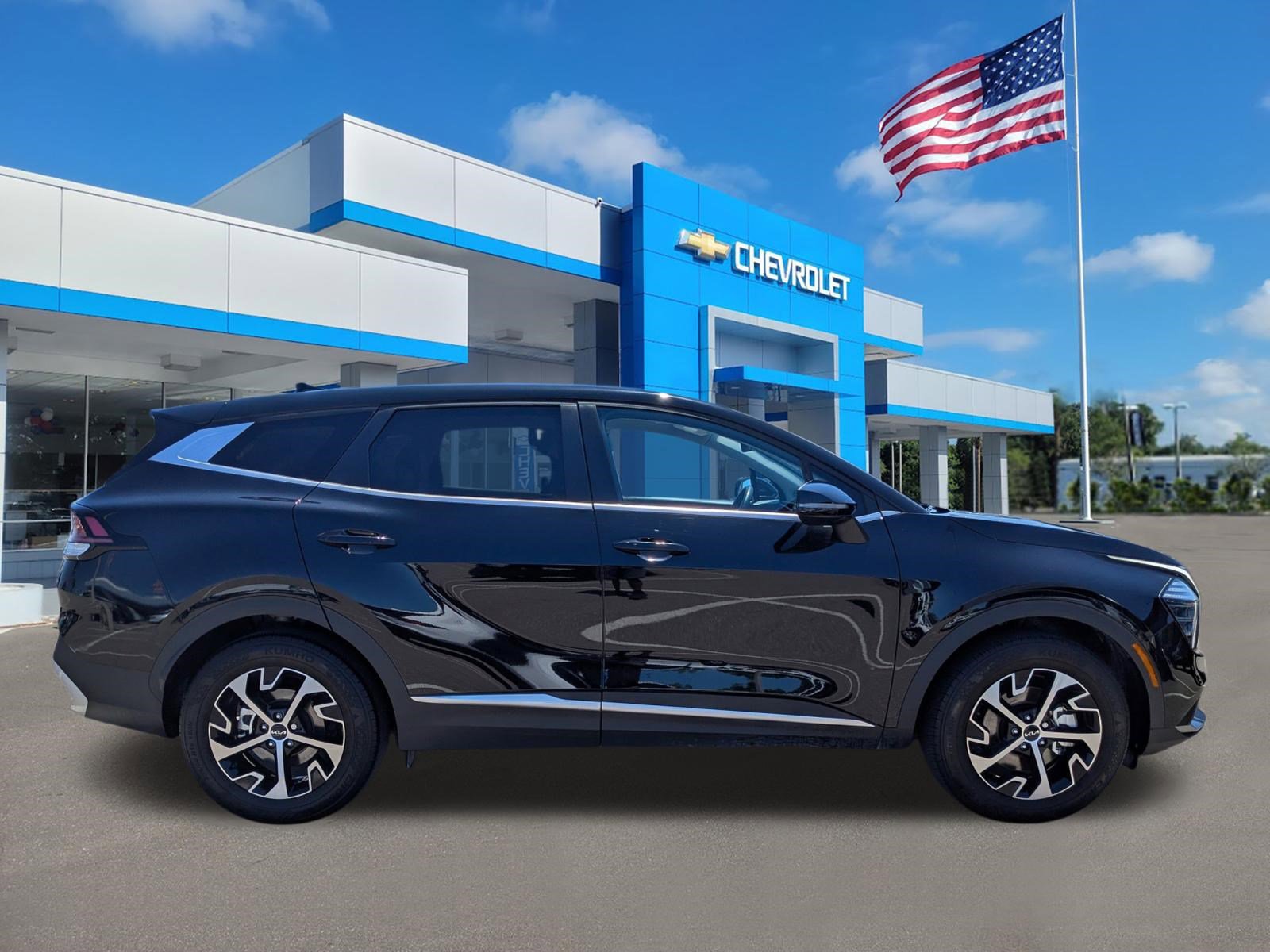 Used 2025 Kia Sportage EX FWD image 3