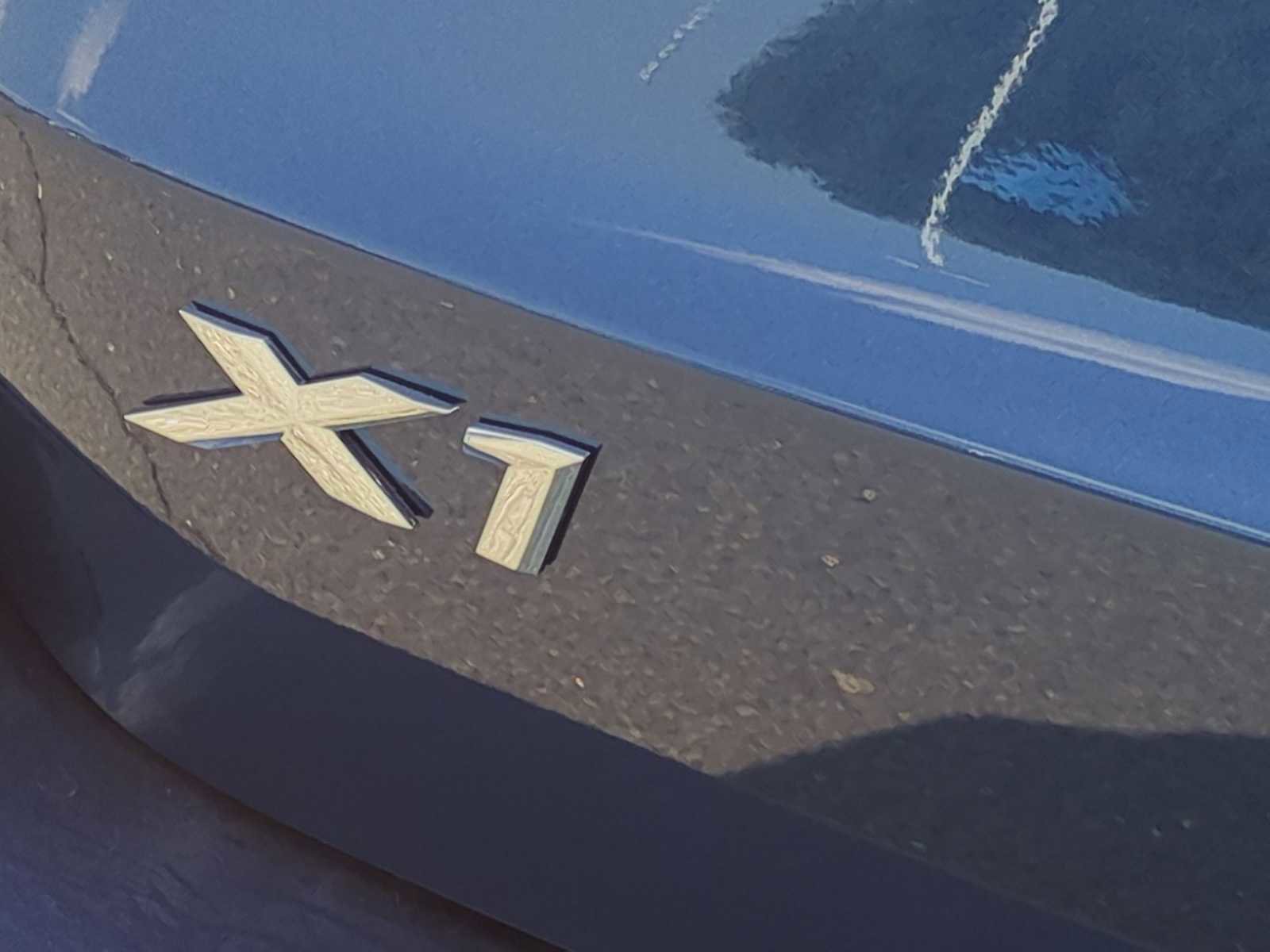 Used 2025 BMW X1 xDrive28i w/ Technology Package image 12