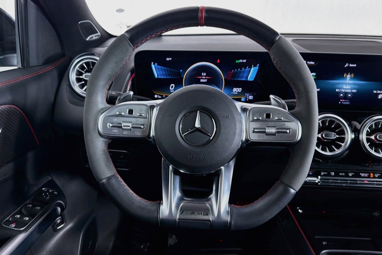 Certified 2023 Mercedes-Benz GLB 35 AMG 4MATIC image 19