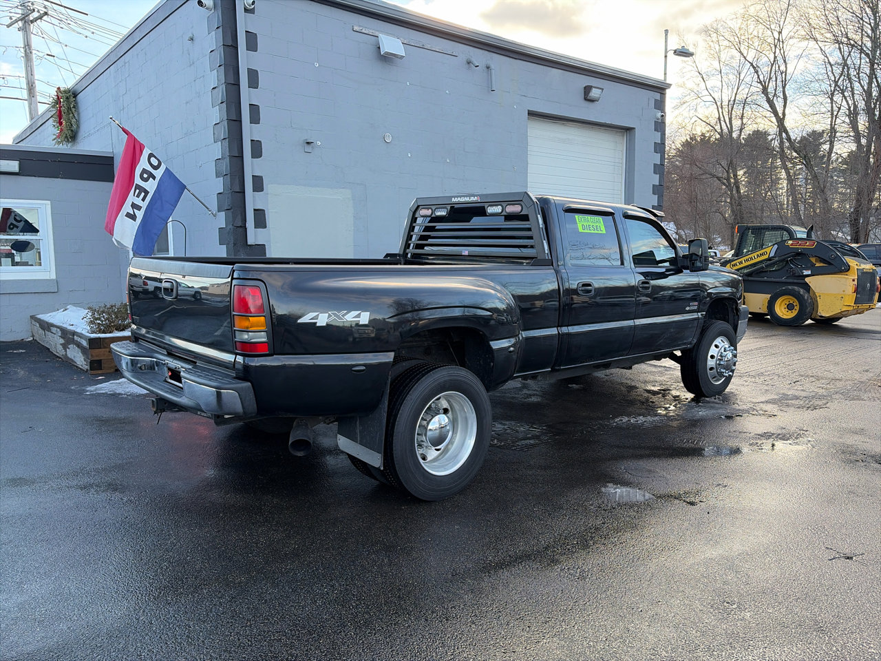 Used 2005 Chevrolet Silverado 3500 LT w/ Heavy-Duty Power Package image 3