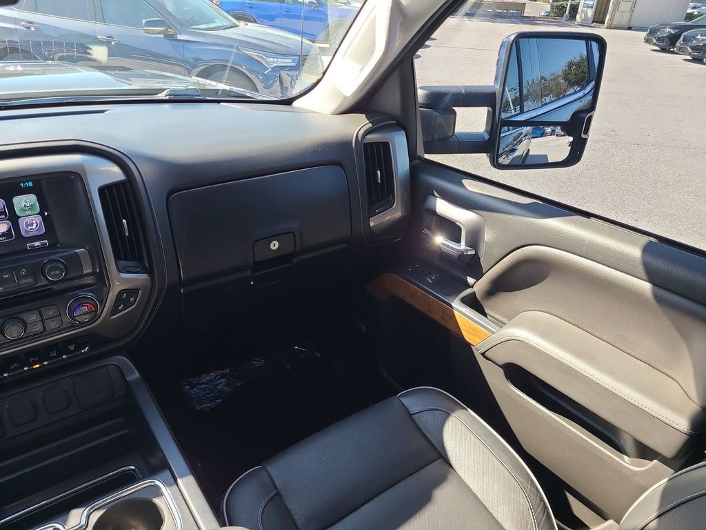 Used 2018 Chevrolet Silverado 2500 High Country w/ Duramax Plus Package image 3