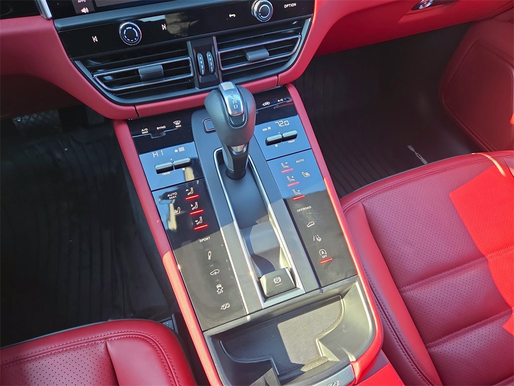 Certified 2023 Porsche Macan GTS image 12