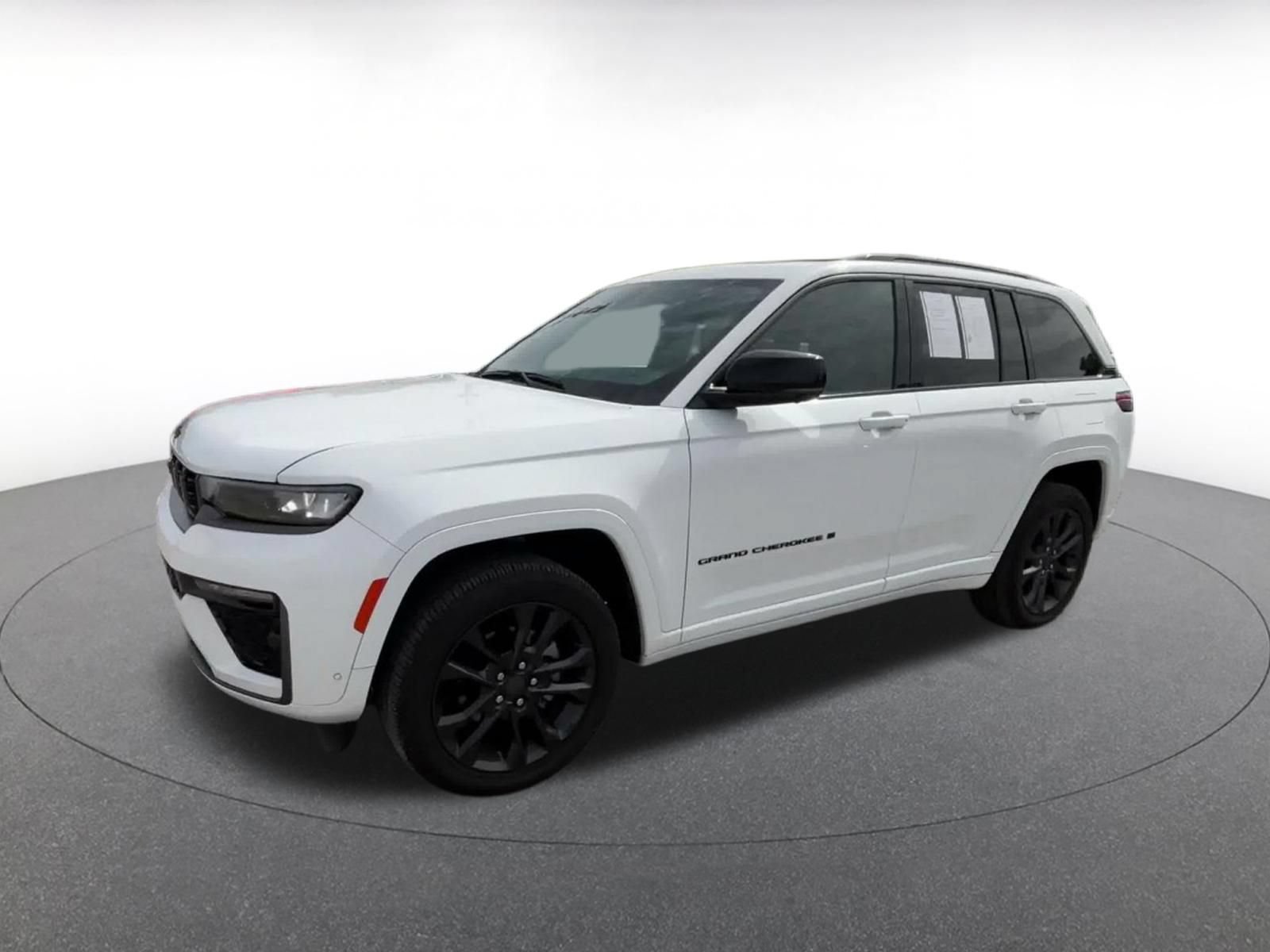Used 2026 Jeep Grand Cherokee Limited AWD/4WD image 8