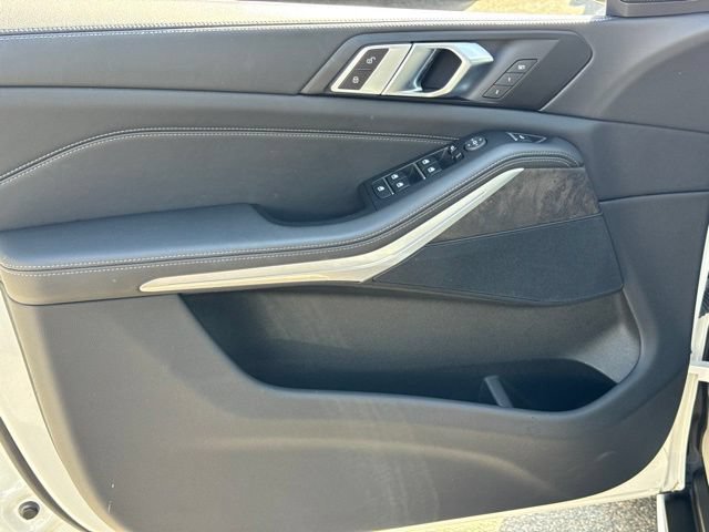 Used 2024 BMW X5 xDrive40i AWD/4WD image 16