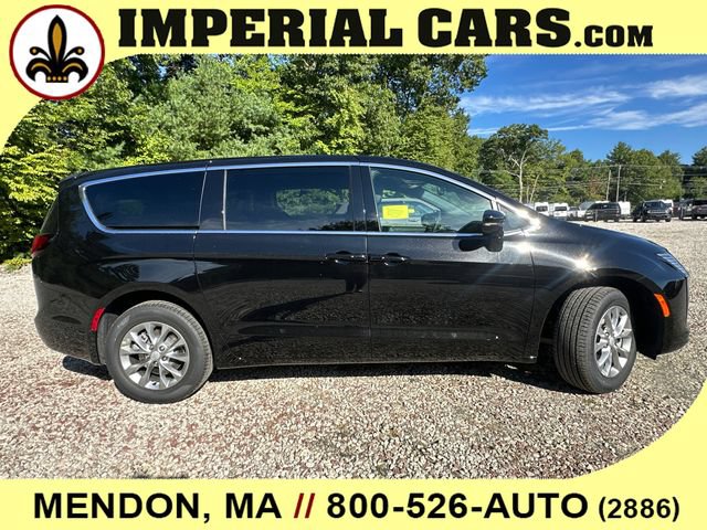 New 2027 Chrysler Pacifica Select AWD/4WD image 15