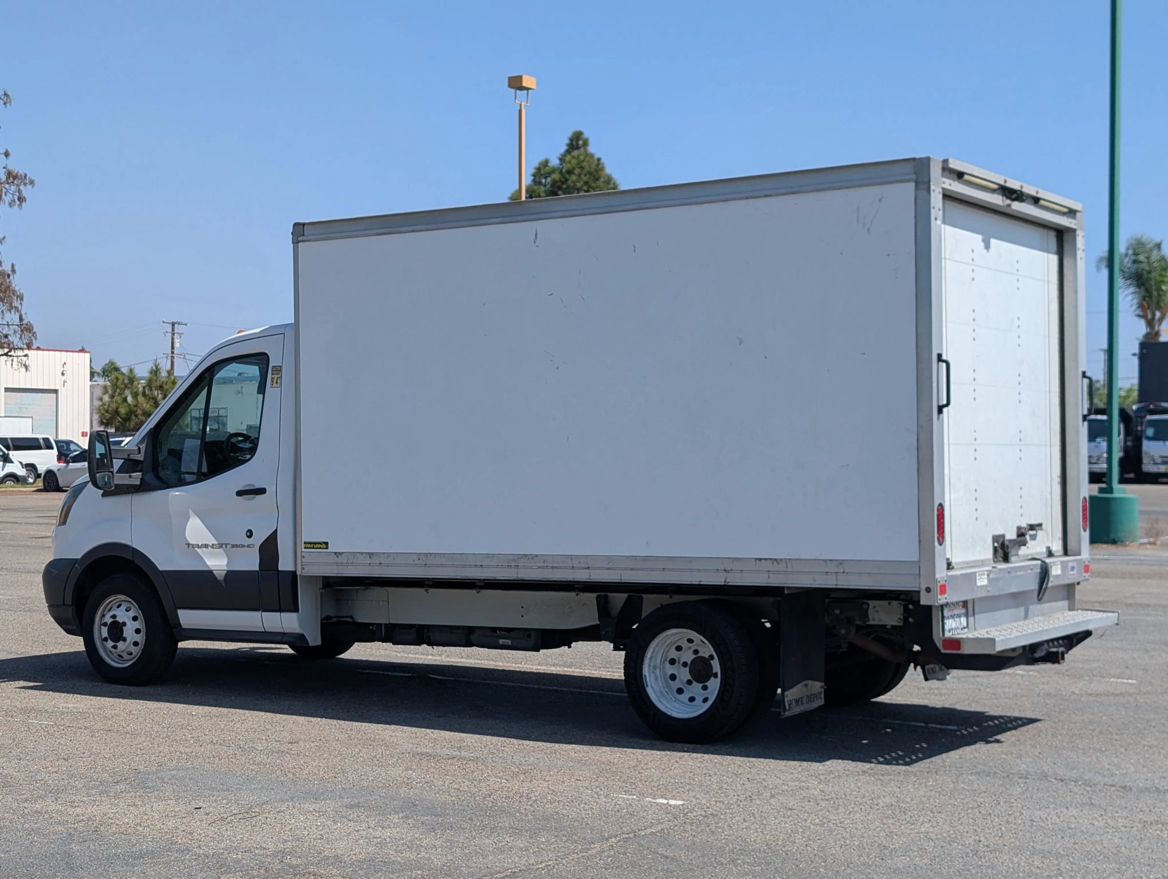 Used 2018 Ford Transit 350 156 DRW RWD image 5