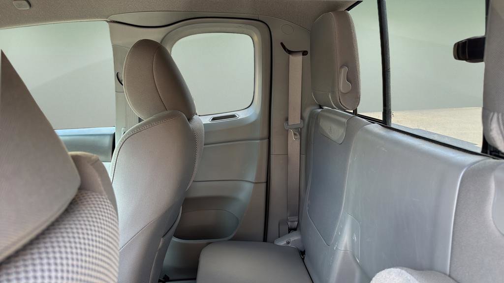 Used 2012 Toyota Tacoma 4x4 Access Cab V6 w/ TRD Sport Pkg image 15