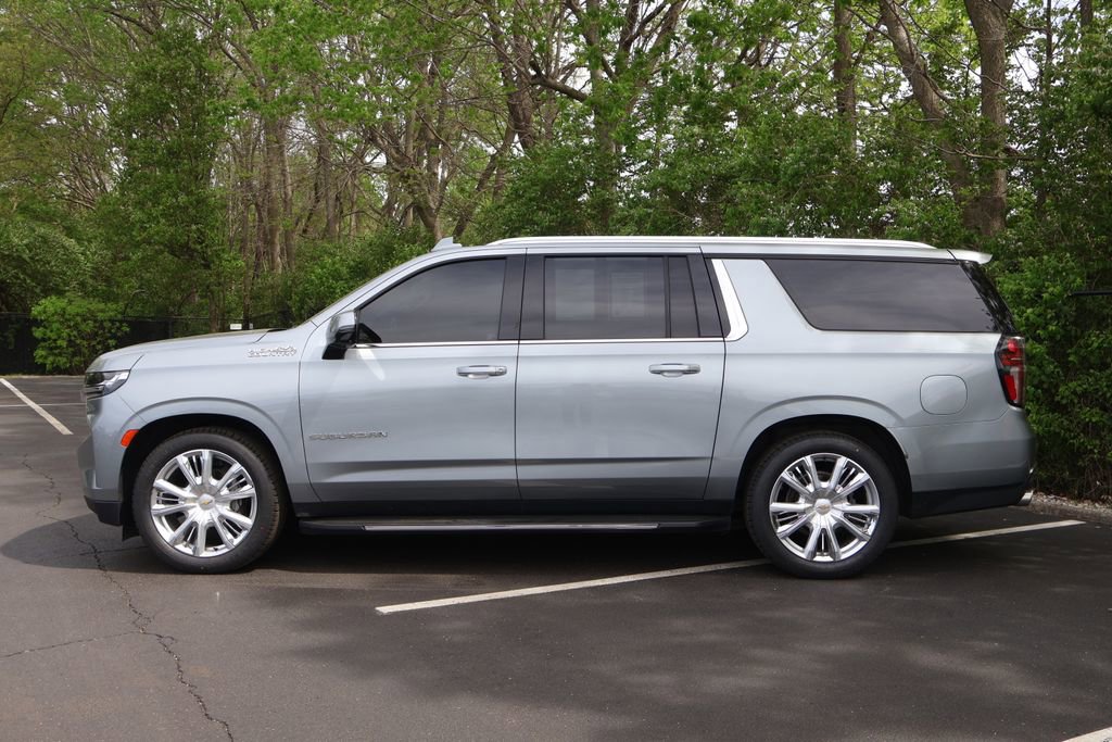 Used 2024 Chevrolet Suburban High Country w/ Max Trailering Package AWD/4WD image 4