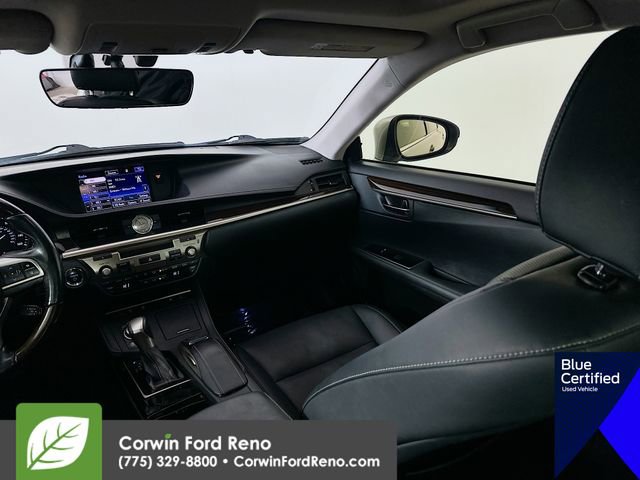 Used 2016 Lexus ES 300h image 25