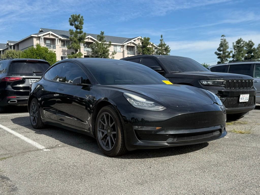 Used 2018 Tesla Model 3 Mid Range image 1