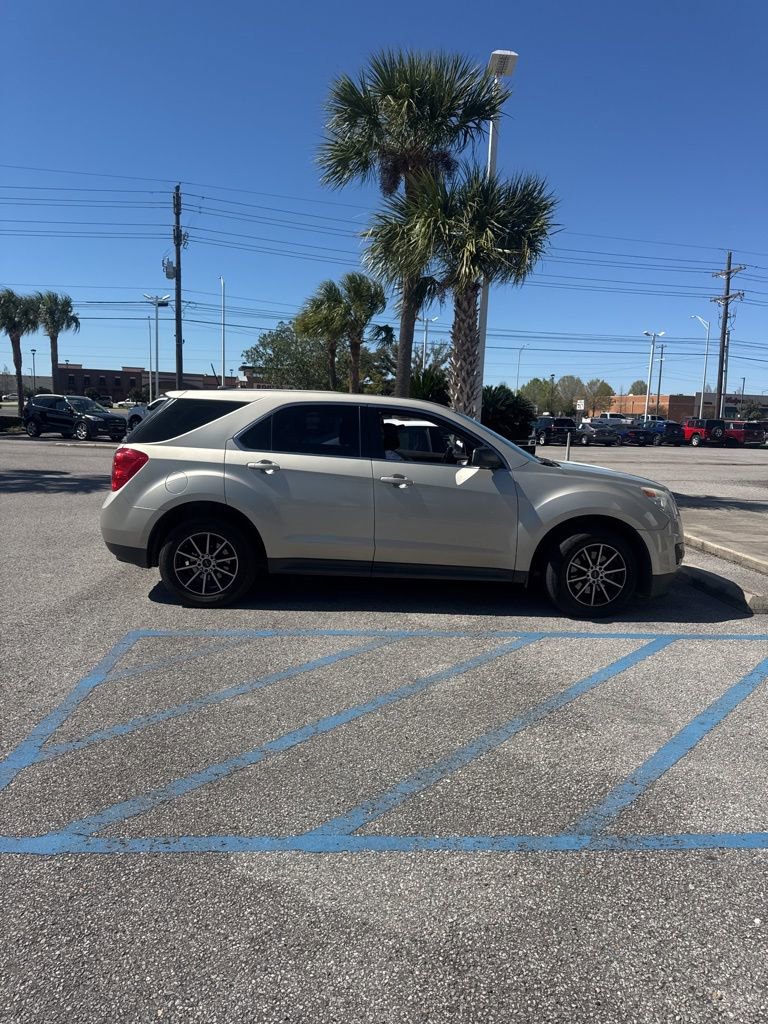 Used 2015 Chevrolet Equinox LS image 2