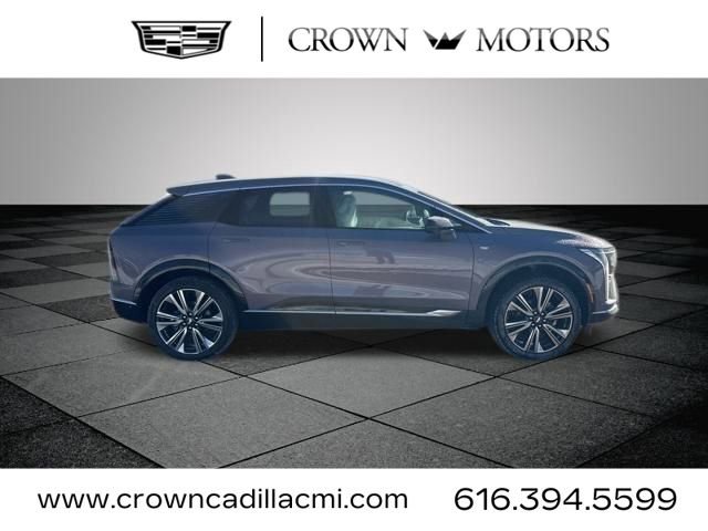 New 2026 Cadillac Optiq Luxury 2 image 9