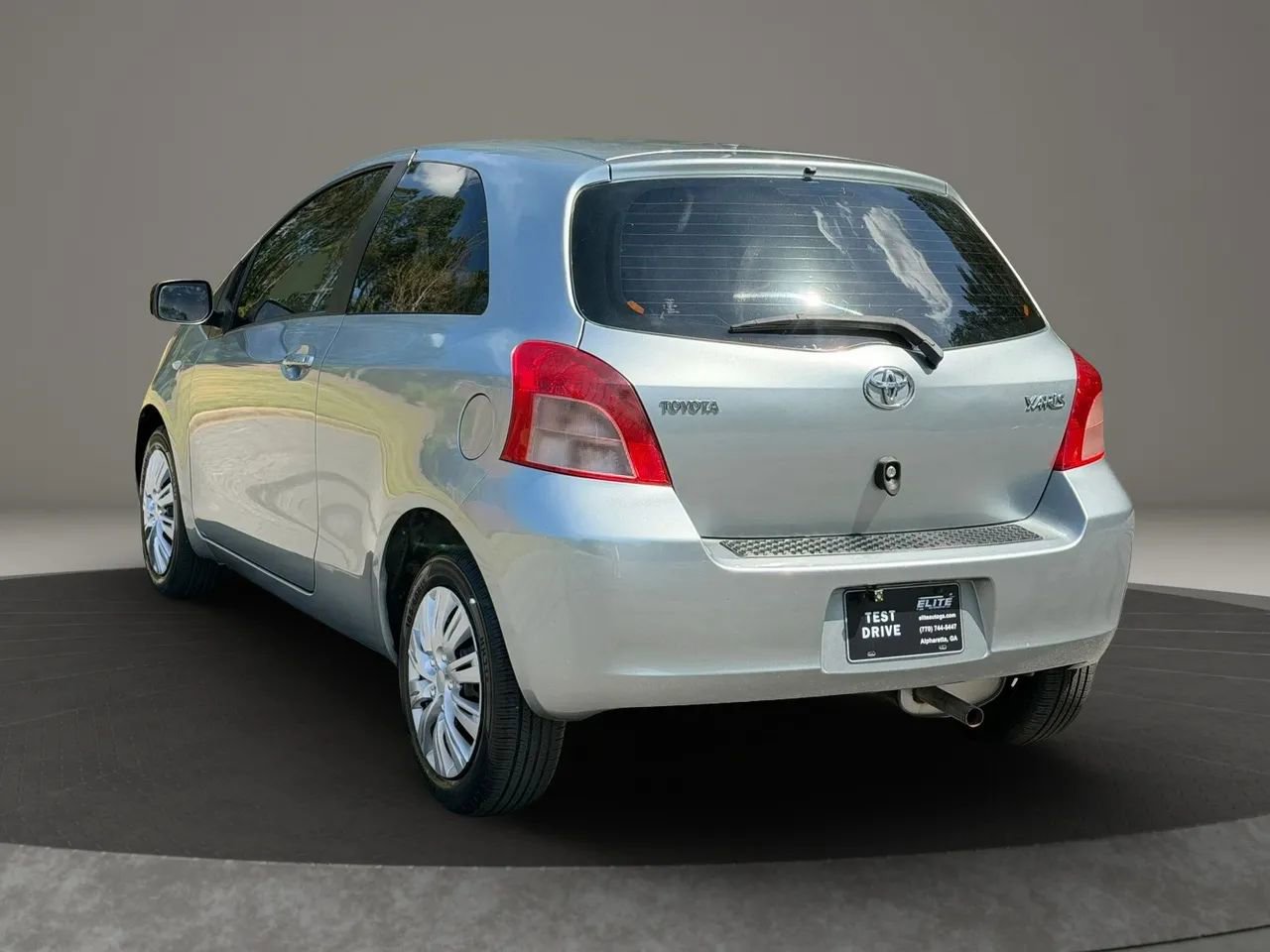 Used 2007 Toyota Yaris 2-Door Hatchback image 4