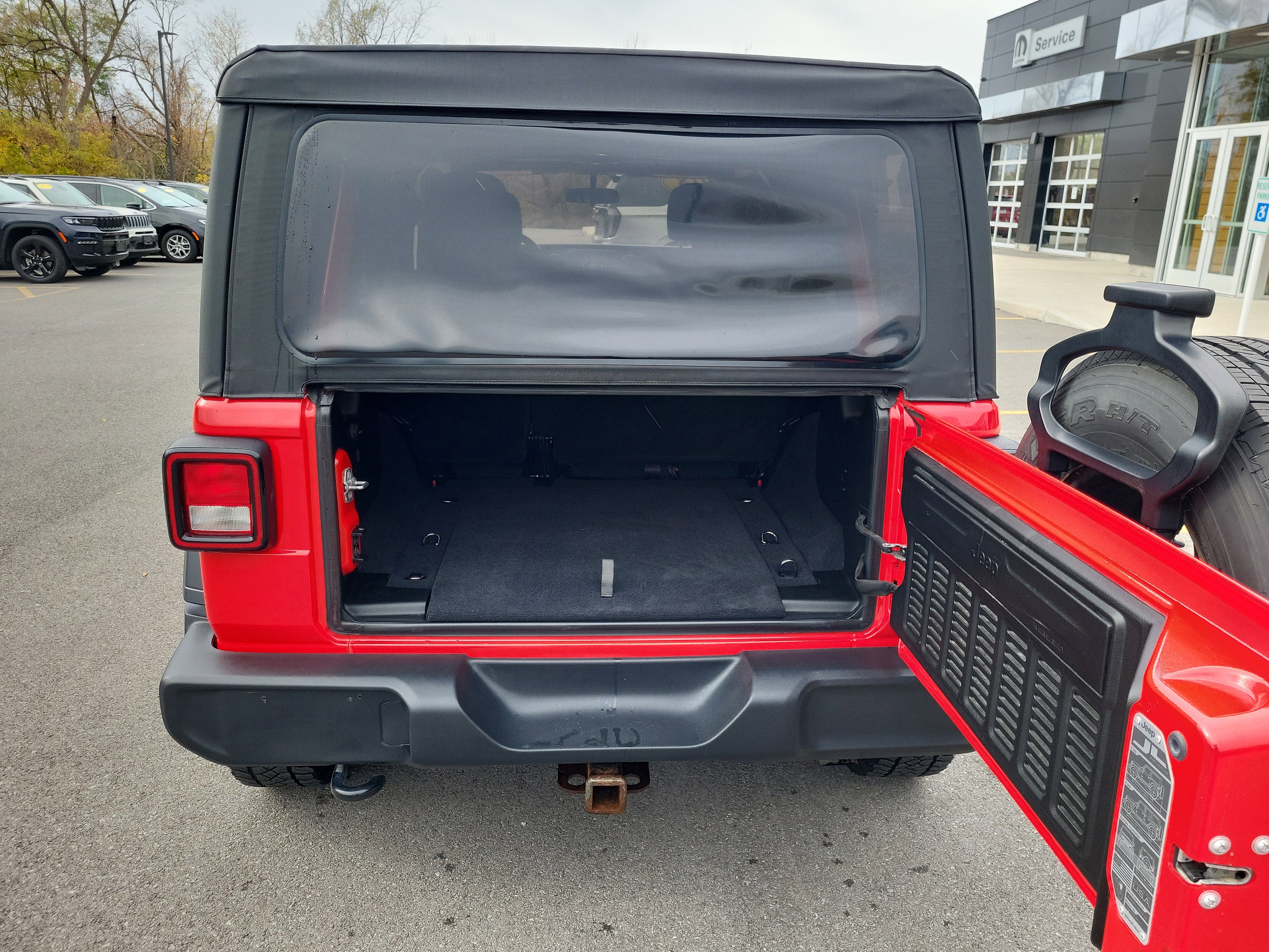 Used 2018 Jeep Wrangler Unlimited Sport image 13