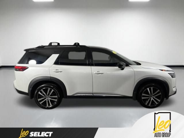 Used 2025 Nissan Pathfinder Platinum AWD/4WD image 4