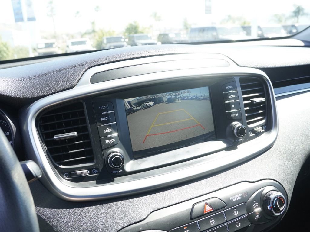 Used 2019 Kia Sorento LX image 15