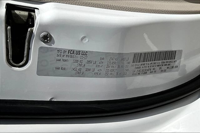Used 2018 Chrysler Pacifica Touring-L FWD image 17