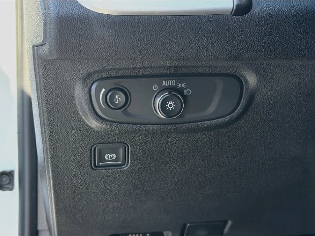 Used 2023 GMC Terrain SLE w/ Driver Convenience Package FWD image 10