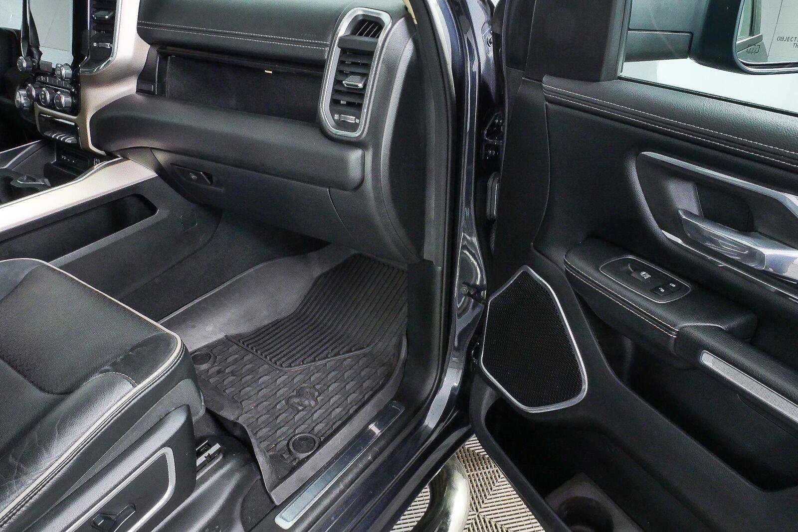 Used 2019 RAM 1500 Laramie RWD image 23