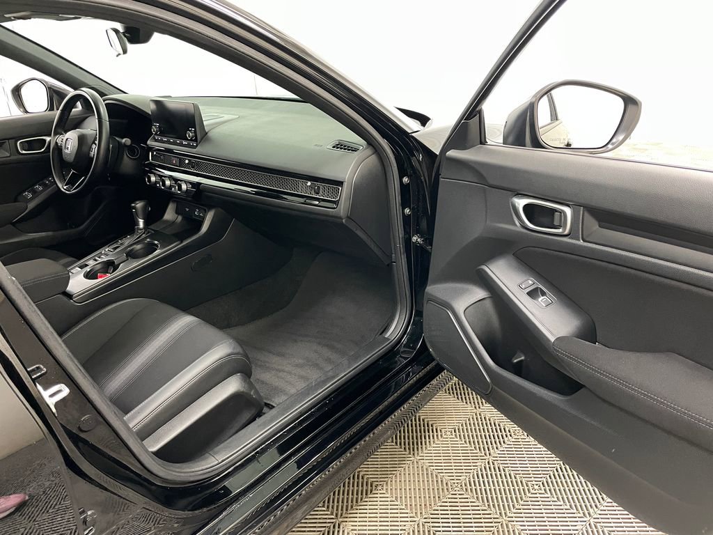 Used 2023 Honda Civic Sport image 32