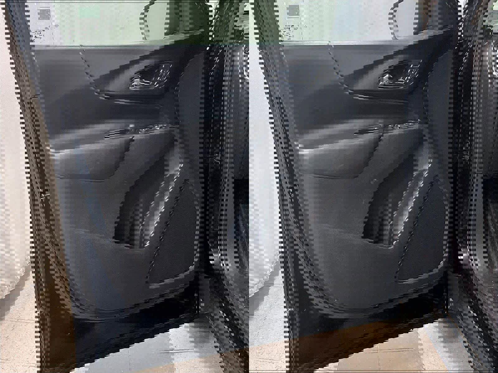 Used 2020 Chevrolet Equinox LT image 9