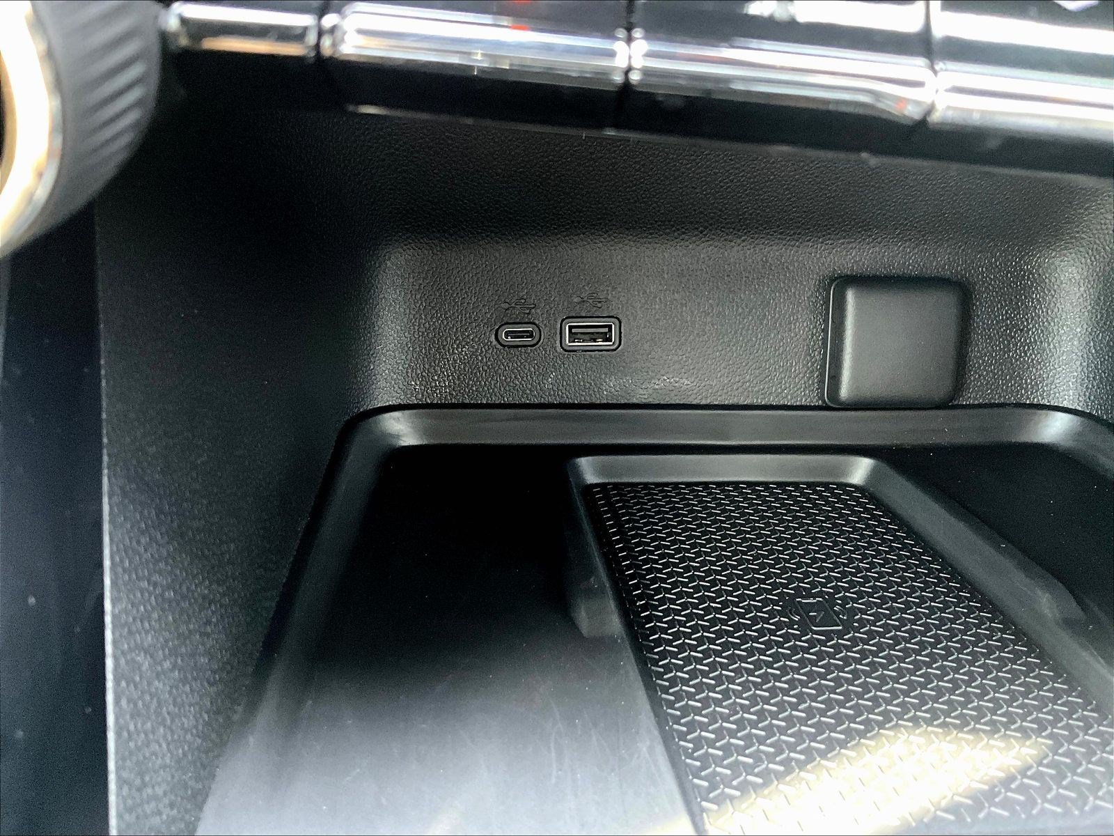 Used 2026 Chevrolet Traverse RS AWD/4WD image 19