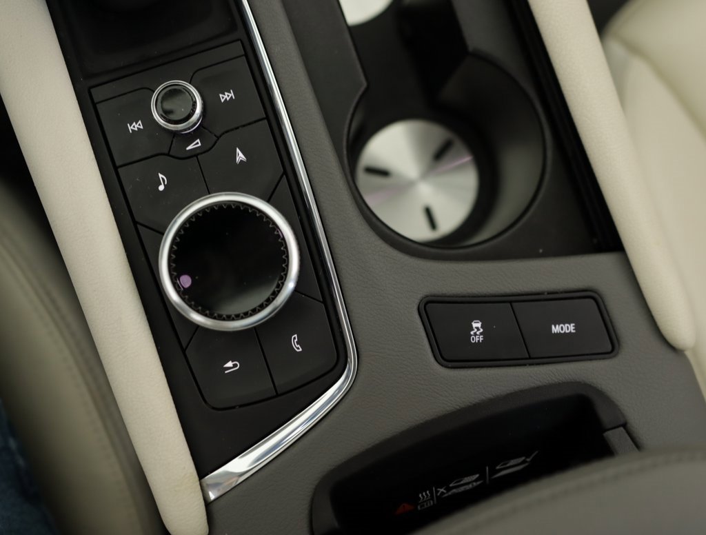 Used 2025 Cadillac XT6 Premium Luxury image 17