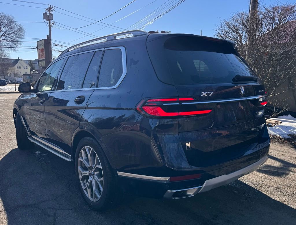 Used 2023 BMW X7 xDrive40i AWD/4WD image 3