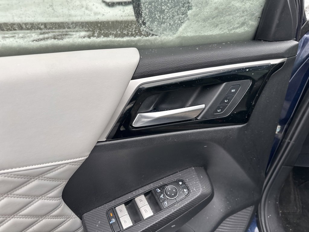 Used 2023 Mitsubishi Outlander SEL image 12