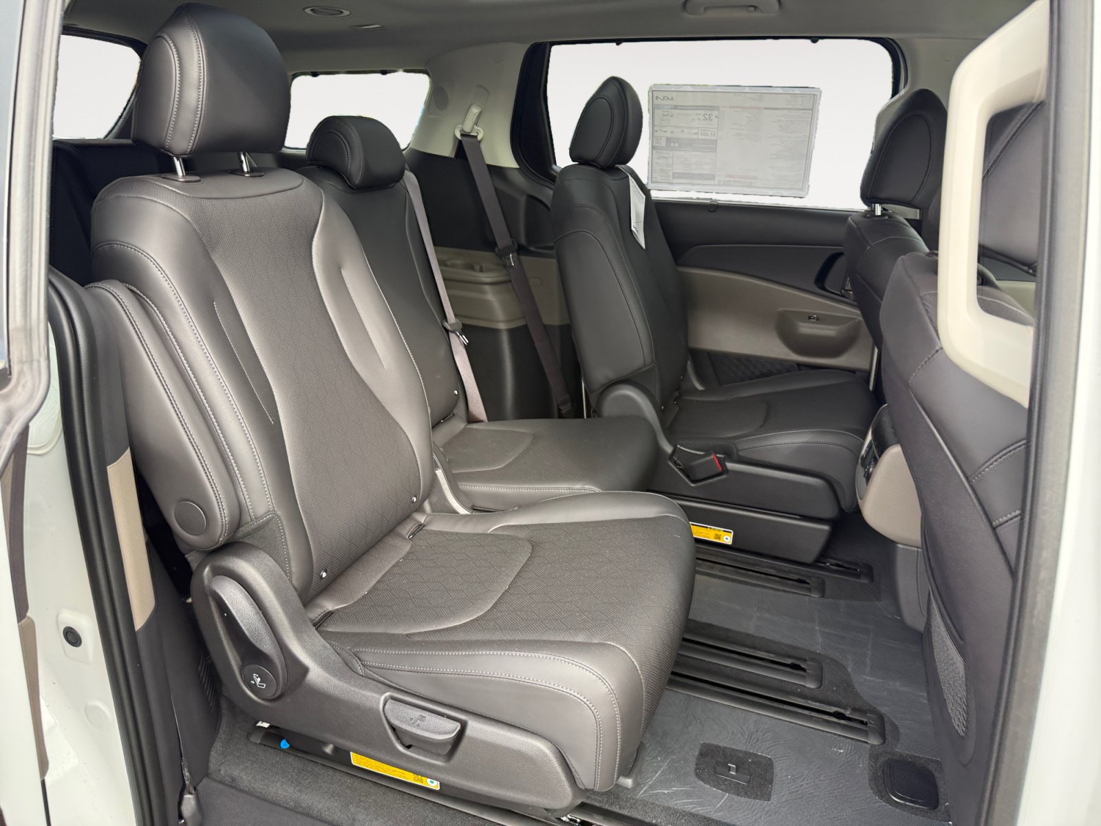 New 2027 Kia Carnival SX FWD image 19