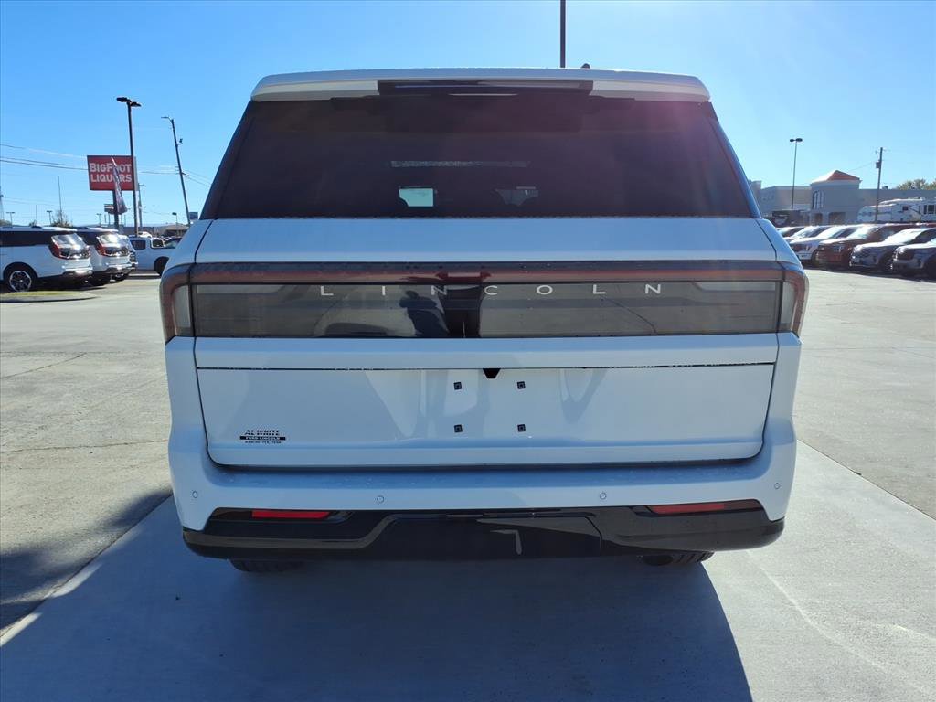 New 2025 Lincoln Navigator Reserve image 4