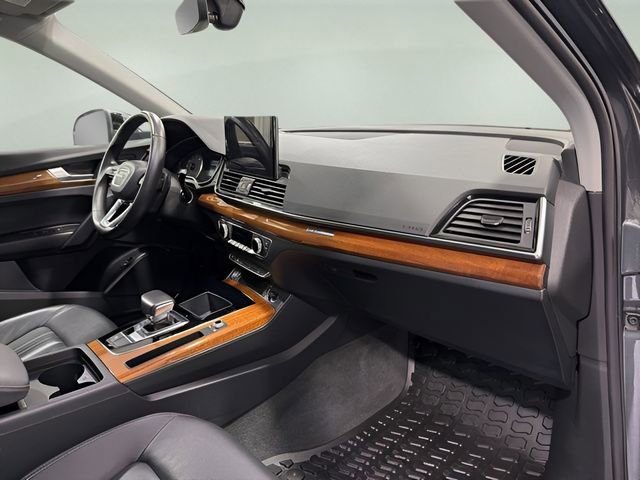 Used 2023 Audi Q5 2.0T Premium w/ Convenience Package image 13