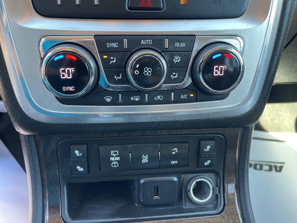 Used 2015 GMC Acadia SLT image 29