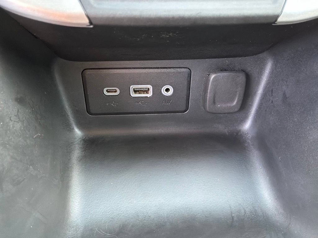 Used 2024 GMC Terrain SLE AWD/4WD image 18