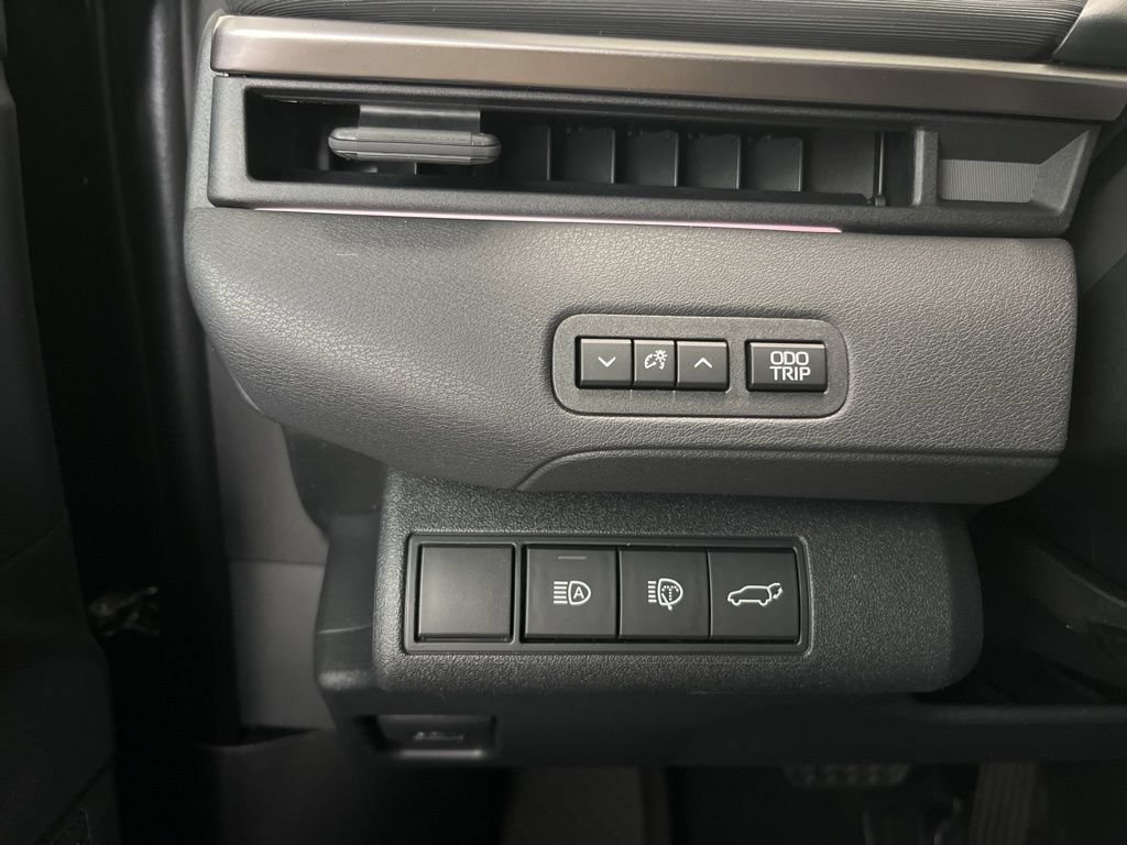 New 2026 Toyota C-HR AWD/4WD image 13