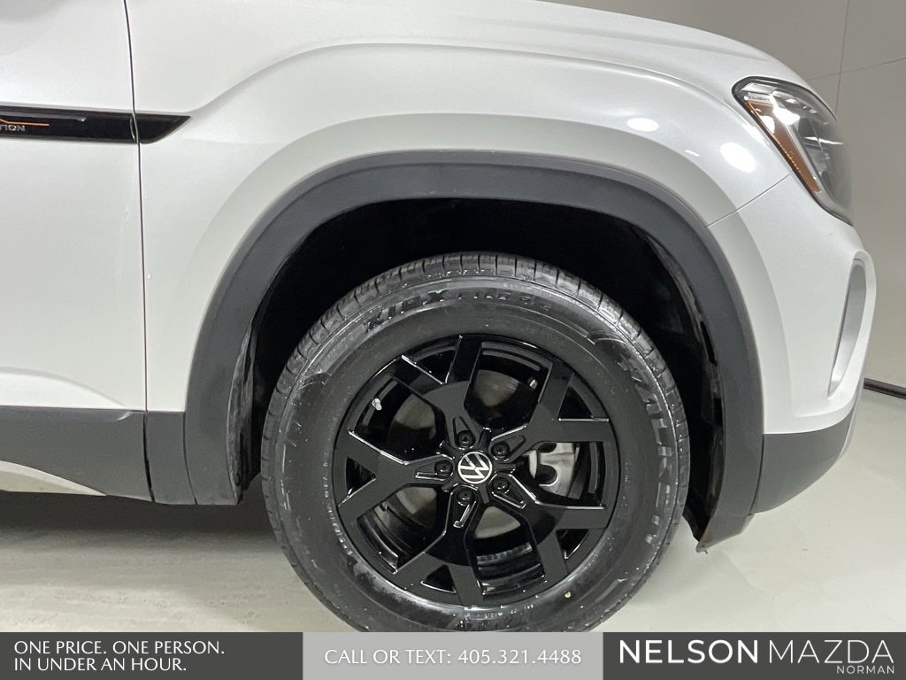 Used 2024 Volkswagen Atlas Peak Edition SEL image 10