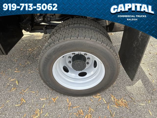 New 2025 Ford F550 4x4 Crew Cab image 13