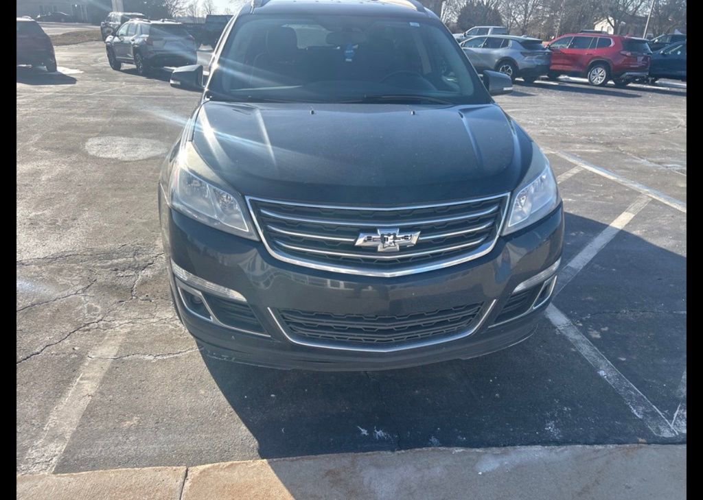 Used 2013 Chevrolet Traverse LT image 2