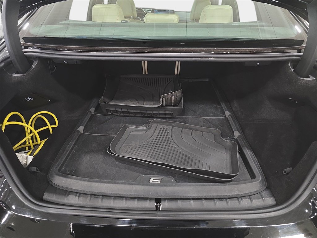 Used 2023 BMW 530e w/ Premium Package image 26