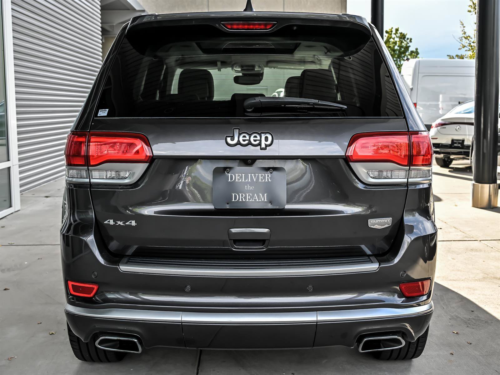 Used 2019 Jeep Grand Cherokee Summit AWD/4WD image 7