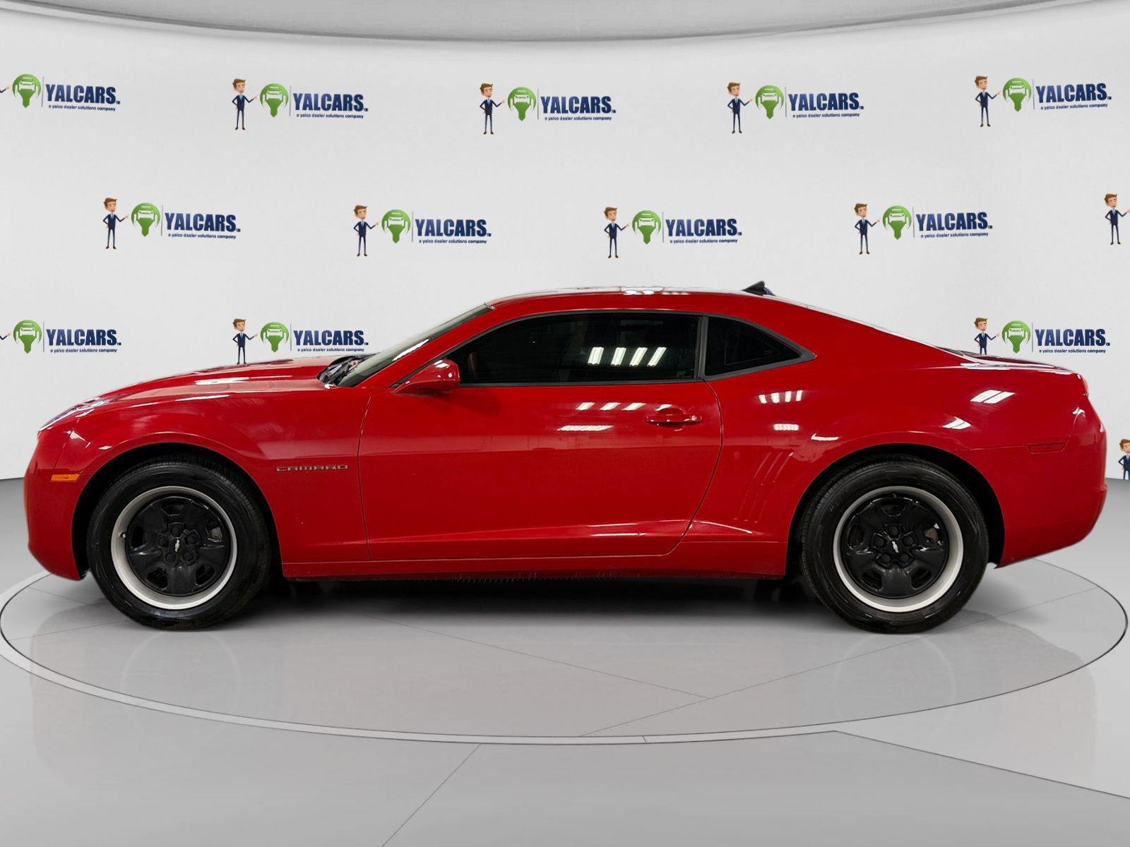Used 2010 Chevrolet Camaro LS RWD image 2