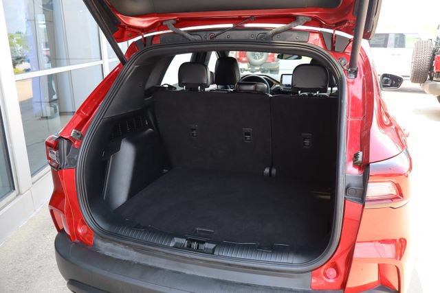 Certified 2025 Ford Escape ST-Line Select AWD/4WD image 29